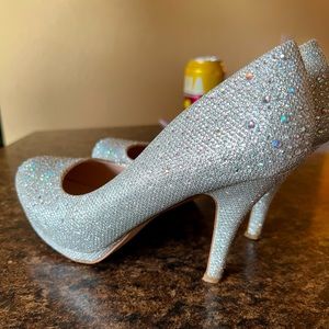 Sparkly Bridal Heels Size 7 Amazing Condition